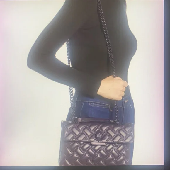 - KURT GEIGER LONDON KENSINGTON DRENCH LEATHER SHOULDER BAG - Picture 10 of 10